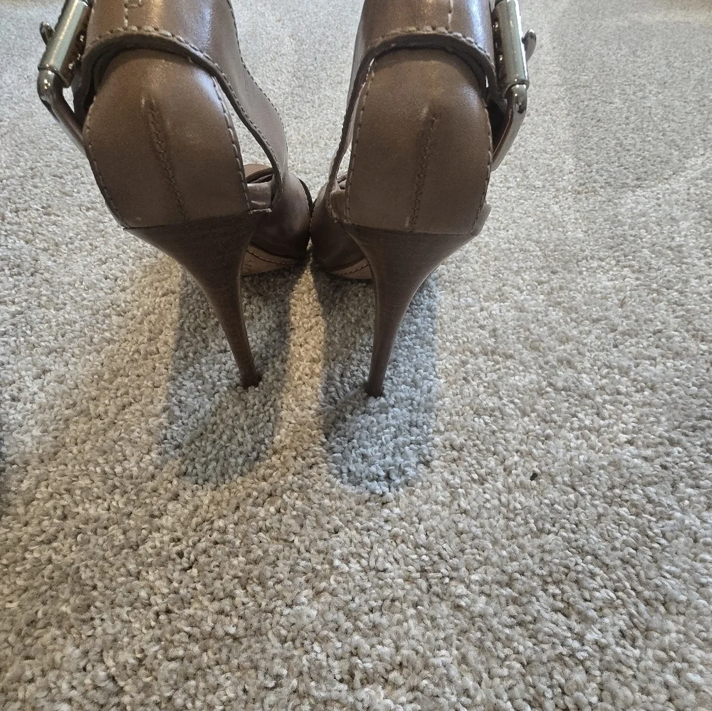 Michael Kors Women's Tan Peep Toe Heels
